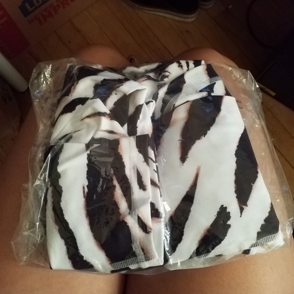 High Waisted PureLuxe 7/8 M- Fabletics Athleisure - Picture 5 of 6